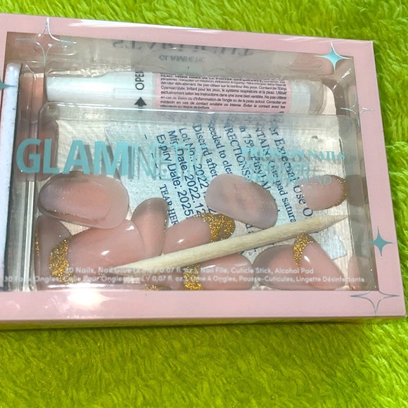 Glamnetic Press-on Nails Starlight Gold Shimmer French Tip Short Round Reusable - Picture 2 of 4